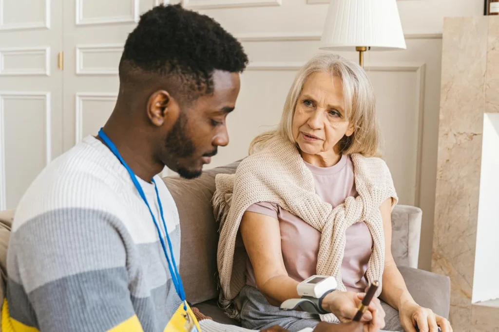 Curso de Fundamentos de Enfermería Geriátrica destacada